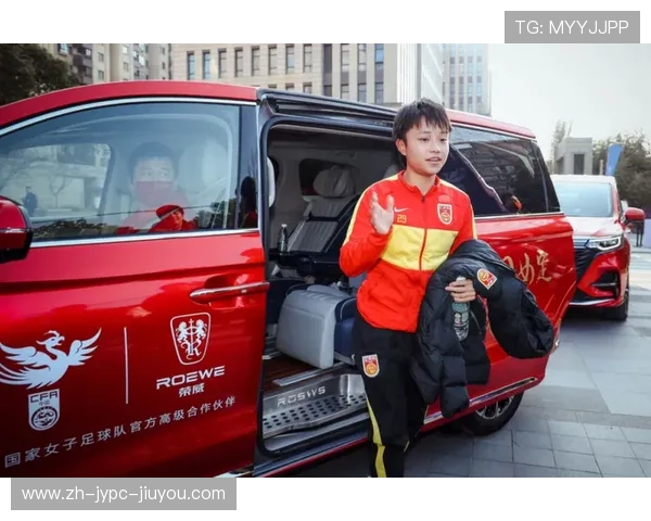 足球运动光明象征是否真实存在于逆境突围与团队共赢之中